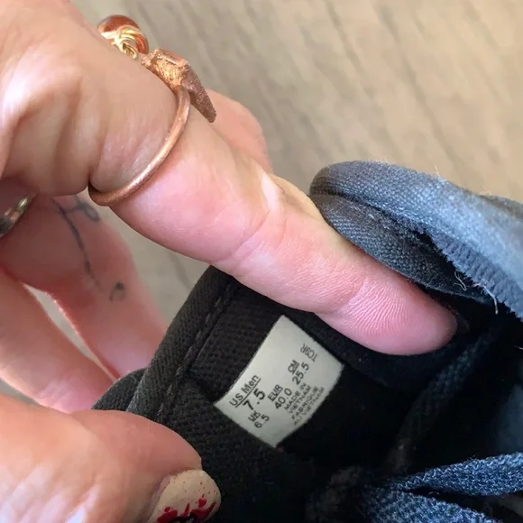 Vans Black Low Top Sneakers - Picture 2 of 5